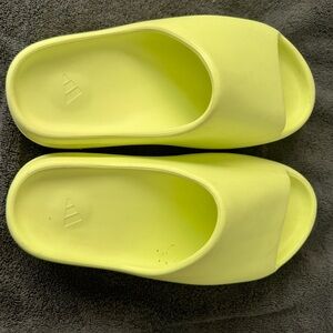Yeezy Slides Authentic sz 10